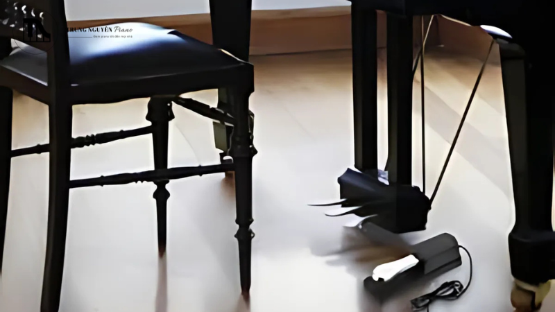 Cách dùng Pedal Sustain piano tinh tế, không bị nhòe tiếng 8 Pedal trên đàn piano cơ cho cảm giác vật lý rõ ràng hơn