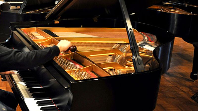 Chi phí lên dây Piano cơ: Tại nhà hay cửa hàng tốt và rẻ hơn? 3 Chi phí lên dây đàn piano tại cửa hàng thường cao hơn so với tại nhà