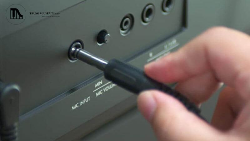 Đầu cắm phải chắc chắn, khi cắm vào có cảm giác khít, không bị lỏng lẻo