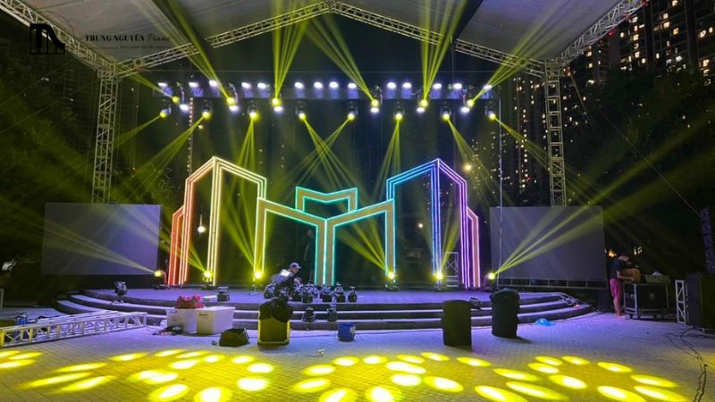 Dịch vụ cho thuê âm thanh, ánh sáng và piano: Nâng tầm đẳng cấp sự kiện 10 Đội ngũ kỹ thuật viên am hiểu nhạc lý và có kinh nghiệm xử lý sự cố