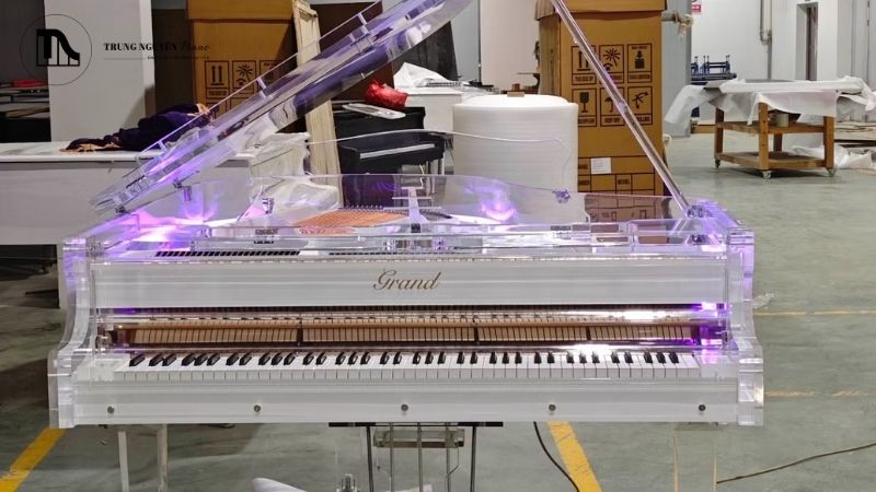 Hệ thống đèn này thường sử dụng công nghệ LED tiên tiến.