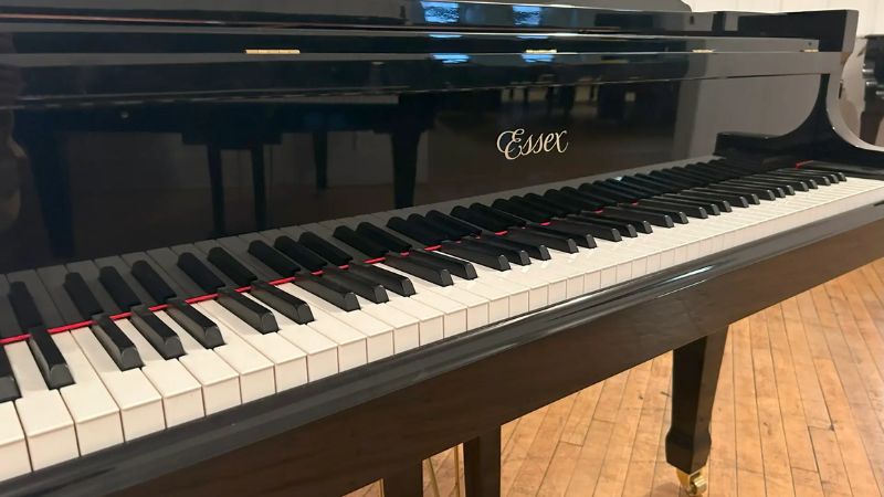 Top 3 Grand Piano Mini dưới 1m50: Sang trọng cho không gian nhỏ 3 Grand piano Essex thiết kế bởi Steinway & Sons