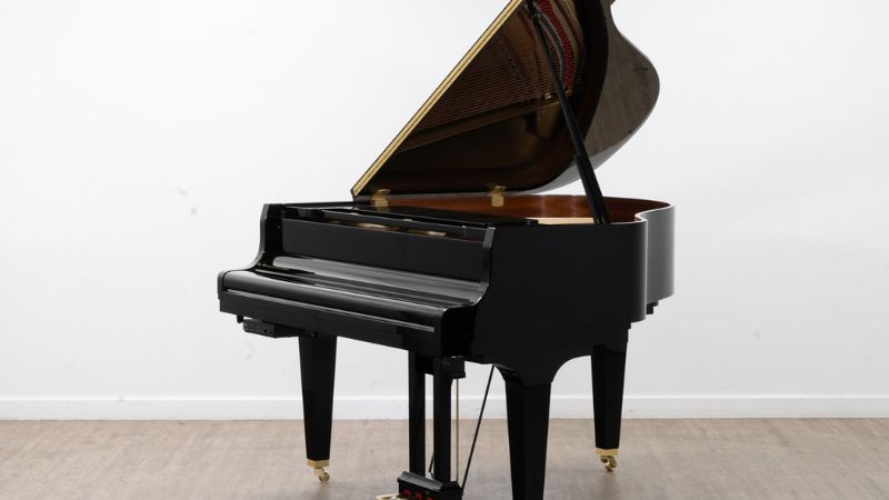 Top 3 Grand Piano Mini dưới 1m50: Sang trọng cho không gian nhỏ 5 Kawai GL-10 mang âm sắc ấm áp và giàu nhạc tính