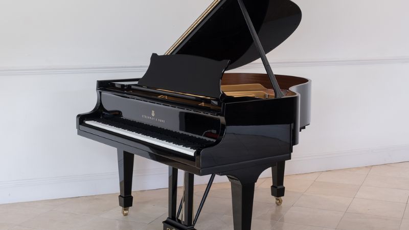 Top 3 Grand Piano Mini dưới 1m50: Sang trọng cho không gian nhỏ 8 Grand piano mini phù hợp cho không gian nhỏ và ngân sách hạn chế
