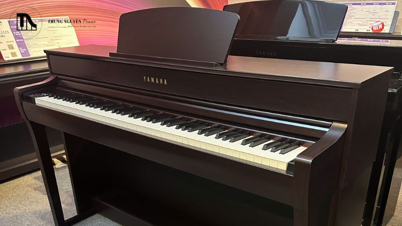 Yamaha CLP-735 phù hợp với người tìm kiếm trải nghiệm chơi đàn gần với piano cơ nhất.