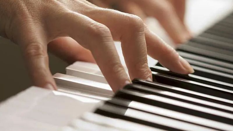 Nhiều mẫu đàn piano điện cung cấp các tính năng rất hữu ích