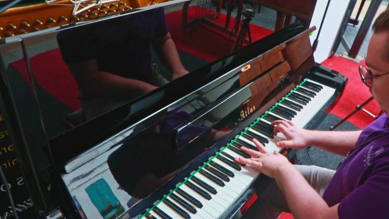 Phím đàn bị kẹt hoặc không phát ra tiếng là dấu hiệu cần bảo dưỡng