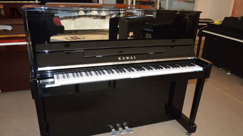 Piano cơ bị lệch tune: 5 Nguyên nhân & Cách khắc phục hiệu quả 4 Tránh xa cửa sổ nơi có ánh nắng trực tiếp chiếu vào.