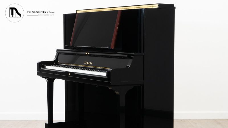 Top 5 piano cơ Upright size lớn (>130cm) âm thanh mạnh mẽ 7 YUS5 mang đến một âm thanh biểu cảm và giàu chi tiết vượt trội