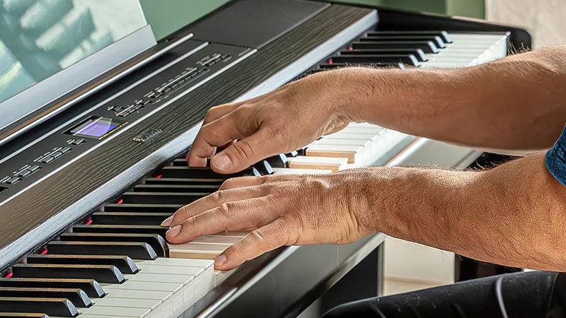 Piano điện đa âm sắc hỗ trợ người chơi khám phá kỹ thuật và phong cách mới