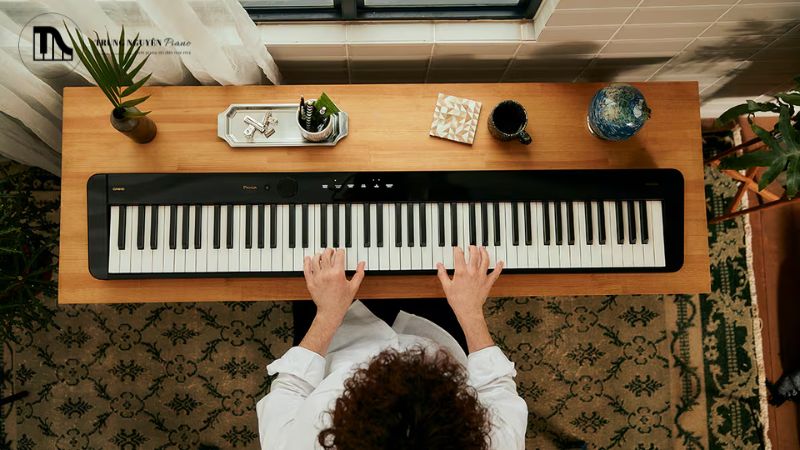 Bề mặt ngà voi/mun tổng hợp có độ bám tốt hơn, thấm hút mồ hôi, chống trơn trượt