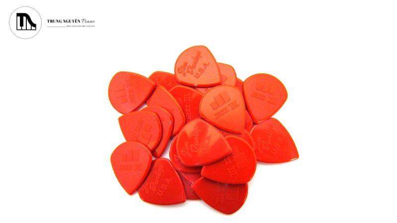 Pick Jazz III vs Standard 351: Loại nào cho tốc độ và tone hay? 7 Pick chỉ là một phần trong chuỗi âm thanh