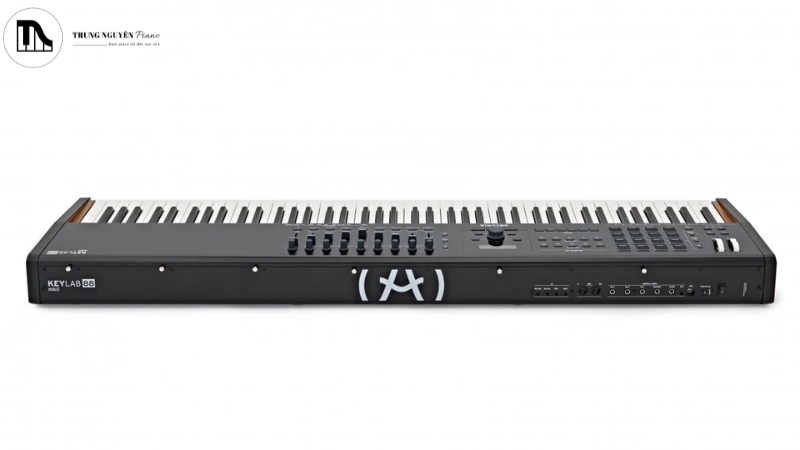 Review Arturia KeyLab 88 MkII: Controller toàn năng cho phòng thu 4 Mặt sau của đàn với các cổng kết nối quan trọng