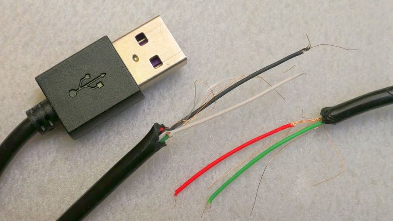 Cáp USB bị đứt ngầm gây mất tín hiệu khi kết nối piano điện với máy tính