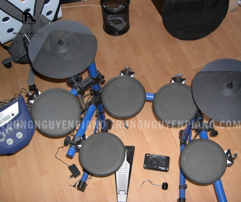 Trống Điện ROLAND TD6K sử dụng cấu hình pad cao su đồng bộ cho cả snare và tom