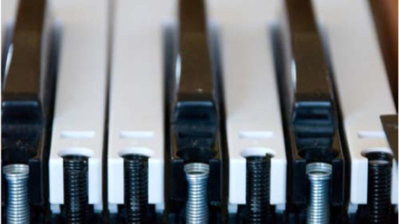 Lò xo bên trong nút yếu đi sau thời gian sử dụng lâu năm