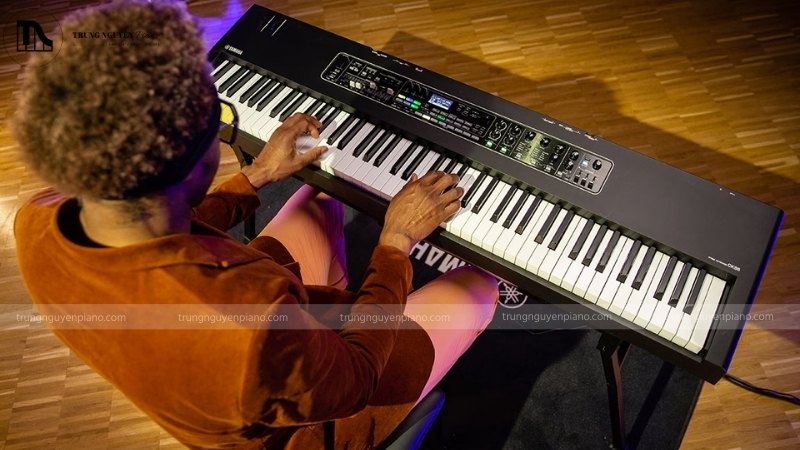 Đánh giá Yamaha CK88: Stage Piano All-in-One cho mọi sân khấu 6 Yamaha CK88 nhẹ gọn và có thể thay thế cho nhiều thiết bị khác nhau