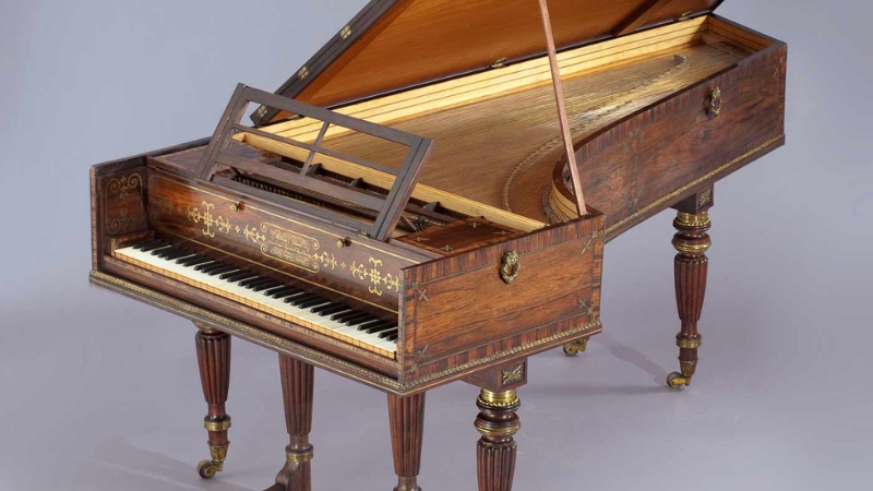 Piano điện với tính năng mô phỏng âm thanh Baroque