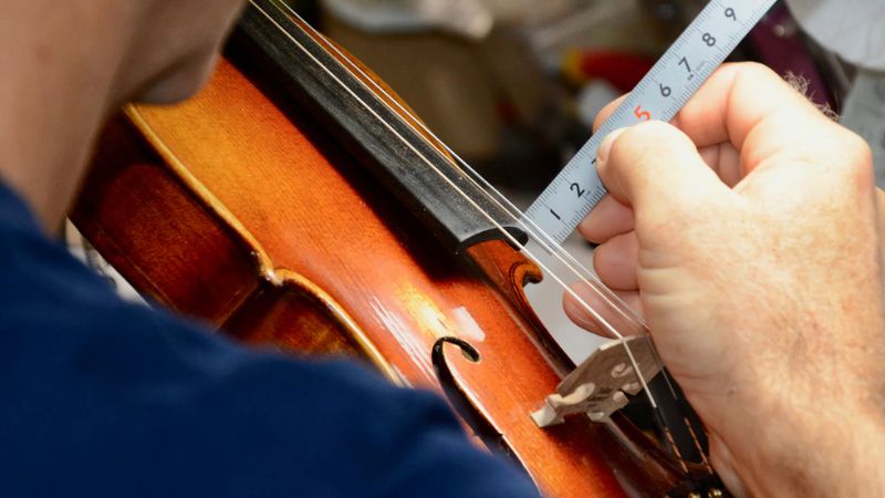 Kiểm tra định kỳ tại trung tâm nhạc cụ uy tín để phát hiện hư hại sớm