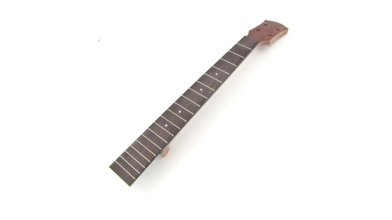 Cần đàn ukulele nối đầu đàn và thân đàn, nơi bấm hợp âm khi chơi nhạc