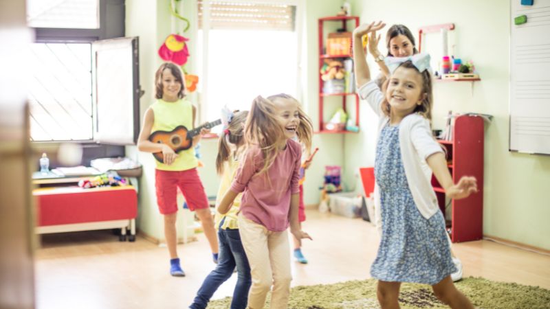 Học Nhạc Cụ Giúp Học Ngoại Ngữ Tốt Hơn: Giải Mã Khoa Học 3 Cảm thụ tiết tấu tăng khả năng nói trôi chảy và truyền cảm hơn