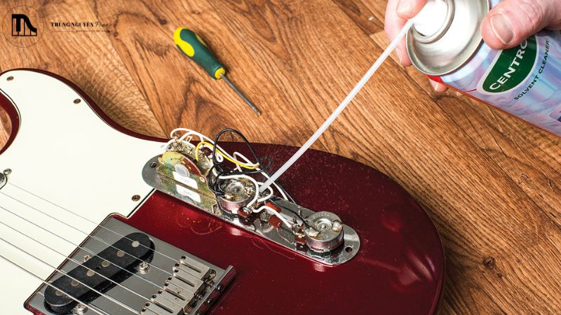 Khi nào nên liên hệ chuyên gia vệ sinh đàn