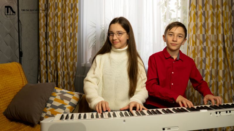 Đàn Piano Điện có tiếng pop khi bật/tắt: Bình thường hay lỗi? 6 Hướng dẫn cách tăng tuổi thọ piano điện