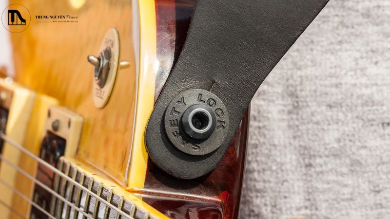 Lựa chọn khóa dây an toàn cho guitar
