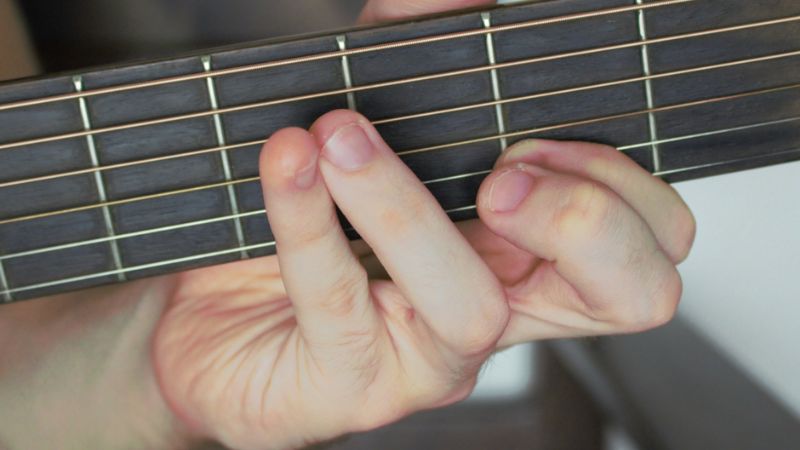 Kiểm soát lực bấm để tránh âm thanh rè hoặc tịt