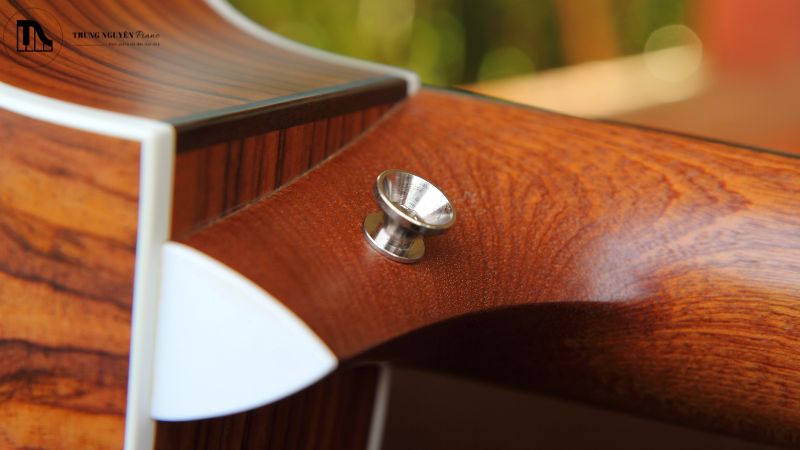 Nguyên nhân tuột chốt dây đeo guitar