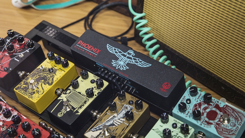 Nguồn điện kém chất lượng gây nhiễu và tiếng ồn trong pedal