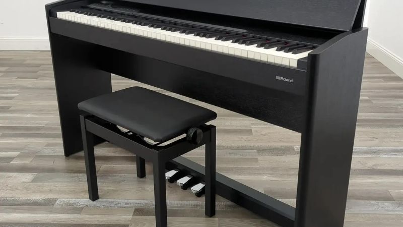 Piano điện với chân đàn vững chắc, đảm bảo ổn định khi luyện tập mạnh