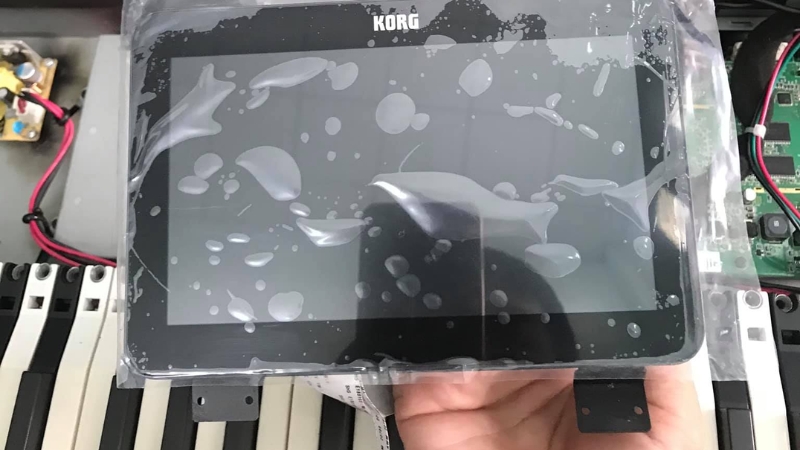 Linh kiện màn hình cảm ứng đàn keyboard chính hãng được kiểm tra trước khi lắp