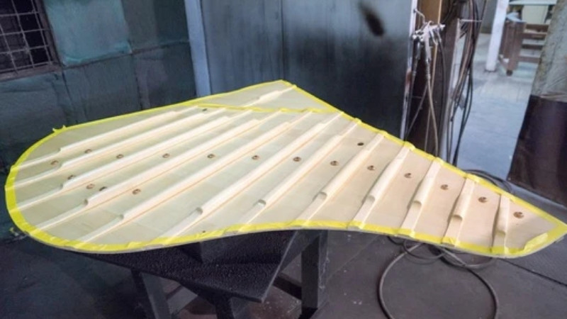 Soundboard nhạy cảm với môi trường, dễ dẫn đến sai lệch cao độ