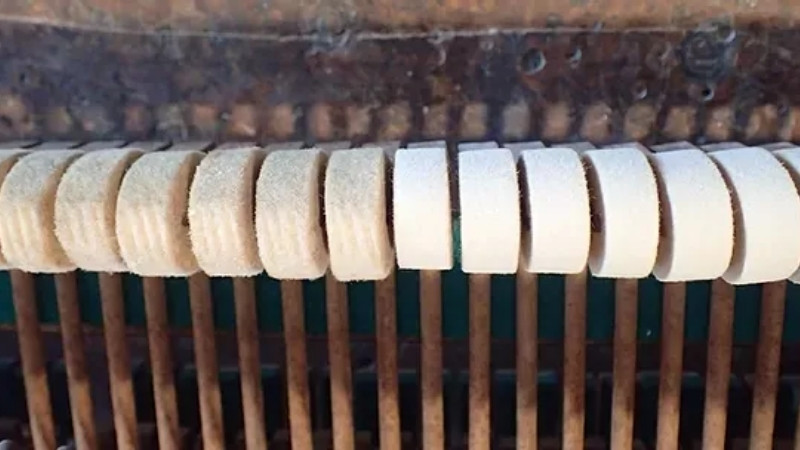 Hao mòn tự nhiên theo thời gian là nguyên nhân phổ biến khiến piano lạc tông