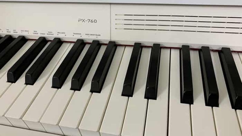Phím đàn piano điện Casio với bề mặt nhám cao cấp