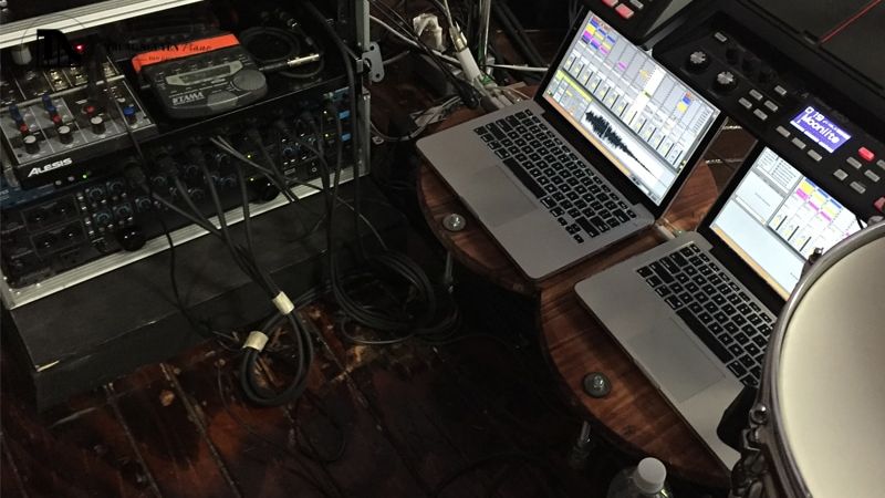 Cách tự tạo Backing Track đơn giản để luyện ứng tấu Piano/Guitar 1 Backing track là một bản ghi âm nhạc nền không có giai điệu chính