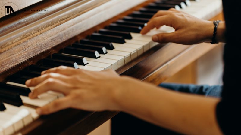 Hướng dẫn mua piano cổ điển và hiện đại