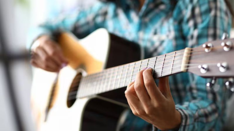 Cách bấm dây đàn guitar không đau tay: Hướng dẫn kỹ thuật từ A-Z 5 Giữ vững đam mê guitar dù ngón tay đau – ai cũng từng trải qua giai đoạn này