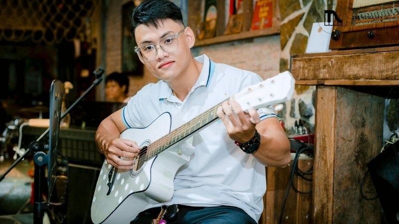 Ai nên chọn Guitar classic