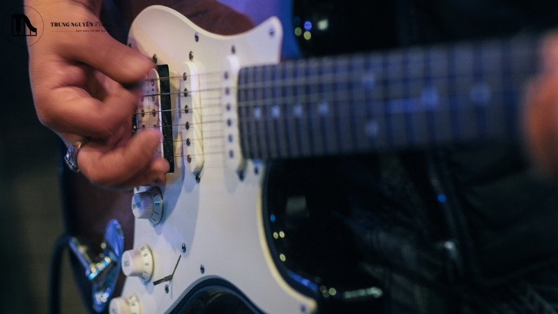 Hướng dẫn cách chơi guitar điện