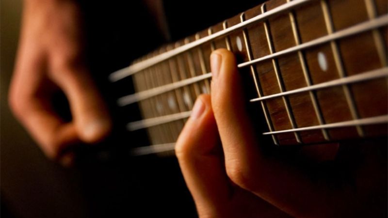 Luyện tập điệu Cha Cha Cha với kỹ thuật gảy bass và chặt dây đầy năng lượng