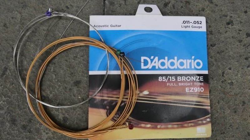 Dây đàn D’Addario EZ910 nổi bật với độ bền cao và âm thanh sáng rõ