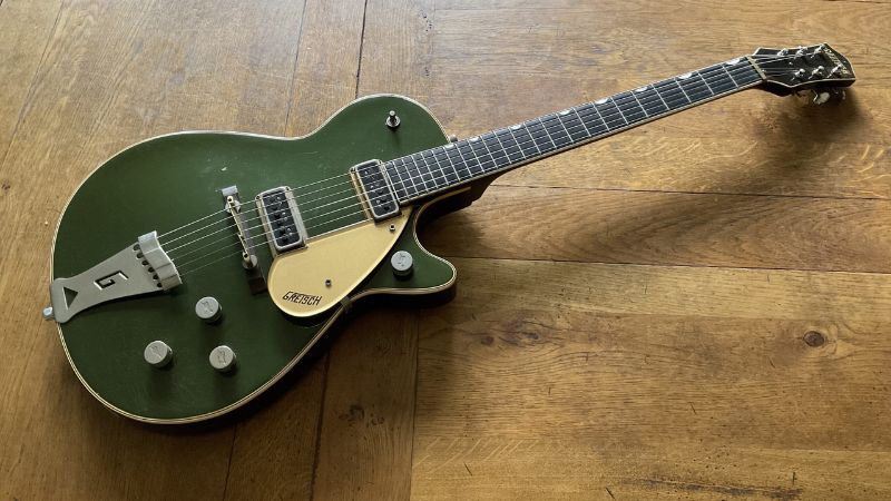 Người mới bắt đầu có thể cân nhắc mua guitar điện cũ để tiết kiệm chi phí