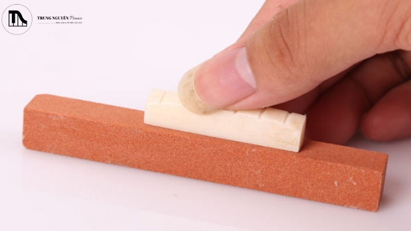 Mài ngựa đàn guitar: Hướng dẫn hạ action an toàn tại nhà 3 Chuẩn bị dụng cụ mài ngựa đàn