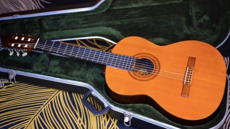 Đàn Guitar Classic với dây nylon mềm mại, mang lại âm thanh ấm áp và tròn trịa