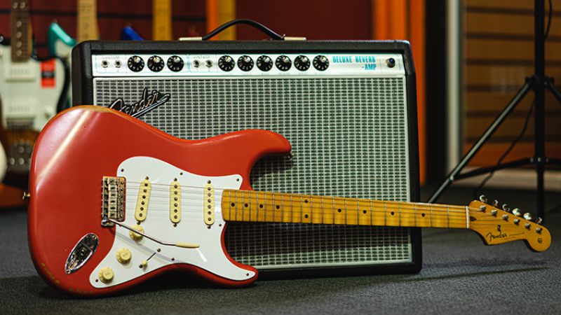 Guitar điện kết hợp amplifier tạo ra âm sắc đa dạng, từ mượt mà đến gai góc