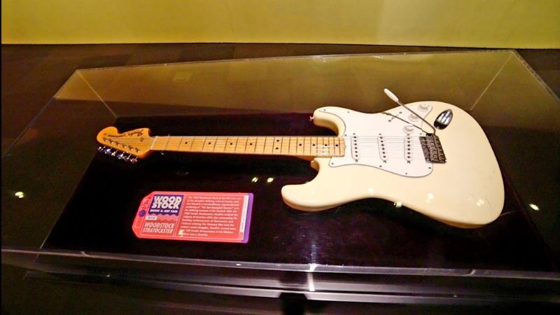 Fender Stratocaster 1968 của Jimi Hendrix – biểu tượng của tự do và tinh thần phản kháng trong âm nhạc
