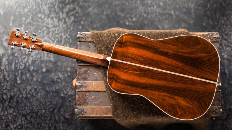 Cây guitar làm từ Brazilian Rosewood – biểu tượng của sự sang trọng và giá trị sưu tầm hiếm có