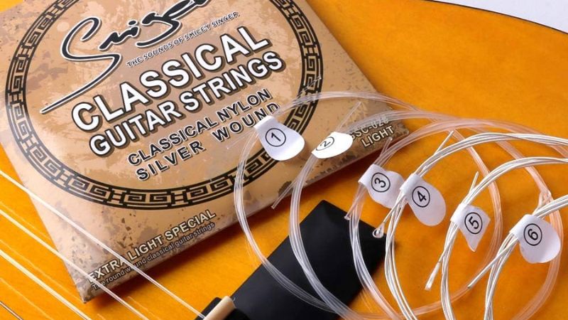 Dây đàn guitar acoustic loại nào tốt? Tư vấn chọn theo cỡ & chất liệu 2 Dây đàn cỡ nhẹ giúp người mới chơi dễ bấm và tạo âm thanh êm dịu